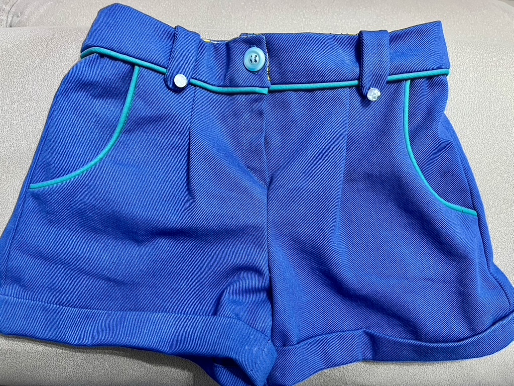 short ella bleu vue devant